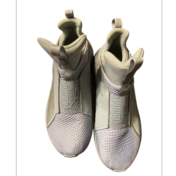 Puma Women Fierce Quilted cross trainer shoe.‎ Gray.  Size 6.  Rihanna inspired. - Picture 2 of 12